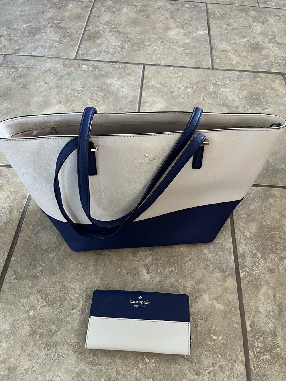 kate spade White and Navy Two-Tone Tote with Matching Wallet